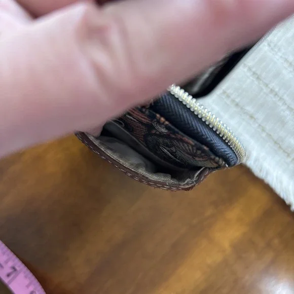 sakroots crossbody wallet purse - Picture 8 of 8